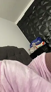 Snapshot of MiaSofia__ chatting on December 18, 3:44 am MiaSofia online show from December 18, 3:44 am