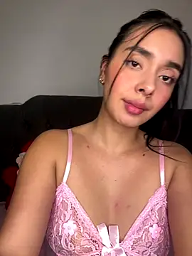 Snapshot of MiaSofia__ chatting on December 19, 5:00 am MiaSofia online show from December 19, 5:00 am