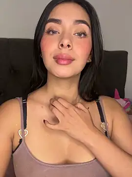 Snapshot of MiaSofia__ chatting on December 17, 5:12 am MiaSofia online show from December 17, 5:12 am