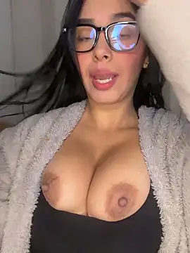 Snapshot of MiaSofia__ chatting on December 21, 6:37 am MiaSofia online show from December 21, 6:37 am