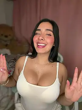 MiaSofia   online show from May 13, 5:14 am