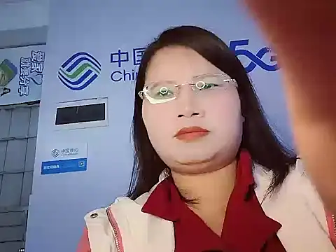 Snapshot of Rose-128 chatting on October 20, 6:37 am Rose-128 online show from October 20, 6:37 am
