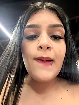 Lucianacuoper online show from November 21, 7:35 pm