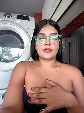 Lucianacuoper online show from November 15, 7:07 pm