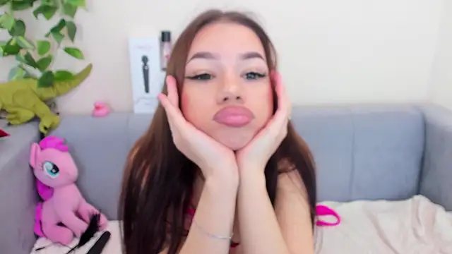 Snapshot of Amina_XDoll chatting on November 22, 4:33 am Amina XDoll online show from November 22, 4:33 am