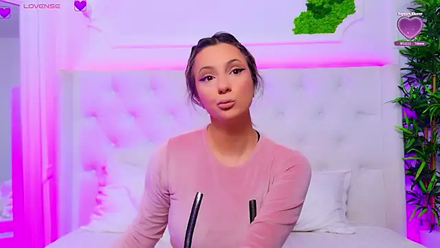 AriannaSins online show from February 6, 1:51 pm