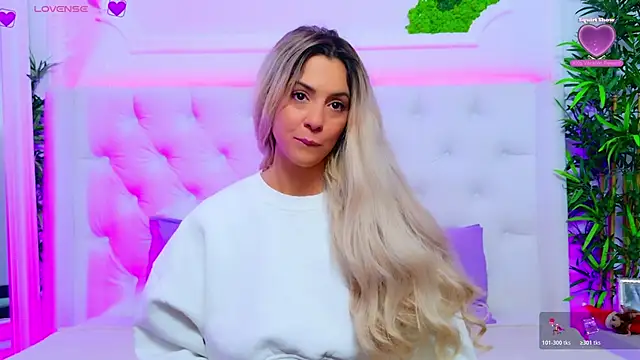 AriannaSins online show from December 19, 2:41 pm