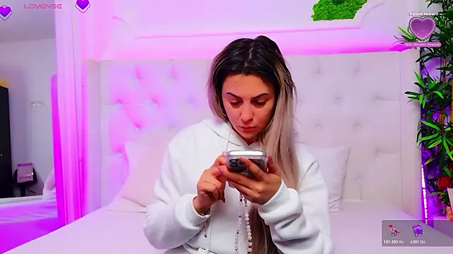 AriannaSins online show from February 21, 1:13 pm