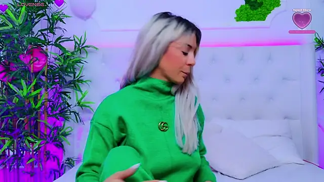 Snapshot of AriannaSins chatting on September 30, 12:22 pm AriannaSins online show from September 30, 12:22 pm