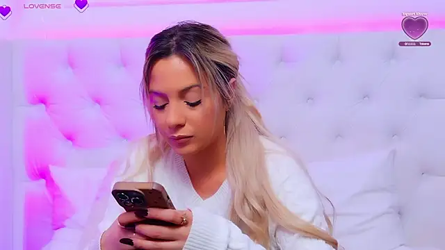 AriannaSins online show from December 22, 1:22 pm