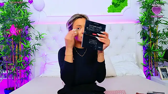 Snapshot of AriannaSins chatting on October 7, 2:51 pm AriannaSins online show from October 7, 2:51 pm