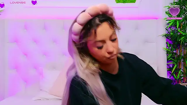 AriannaSins online show from January 10, 1:39 pm