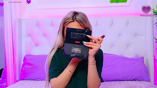 AriannaSins online show from March 12, 1:04 pm