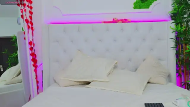 Snapshot of AriannaSins chatting on February 26, 5:10 pm AriannaSins online show from February 26, 5:10 pm