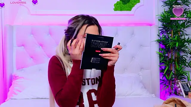 AriannaSins online show from February 3, 1:27 pm