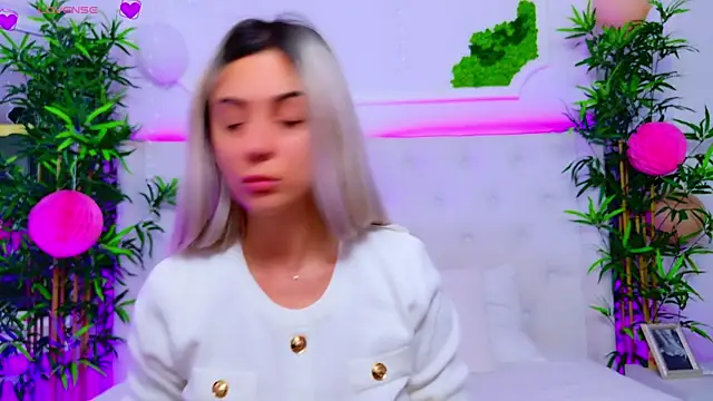 Snapshot of AriannaSins chatting on September 19, 12:31 pm AriannaSins online show from September 19, 12:31 pm