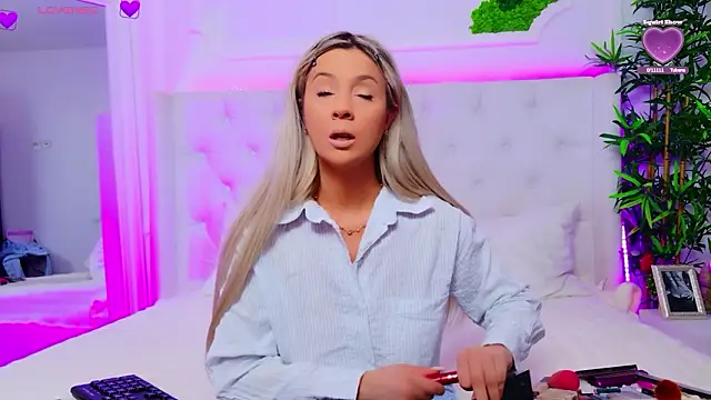 AriannaSins online show from March 10, 1:37 pm