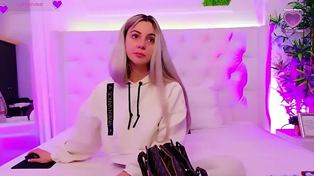 AriannaSins online show from April 2, 12:34 pm