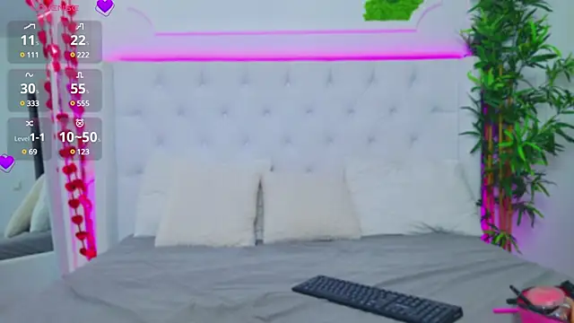 Snapshot of AriannaSins chatting on March 19, 2:35 pm AriannaSins online show from March 19, 2:35 pm