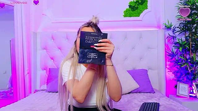 AriannaSins online show from March 13, 1:27 pm