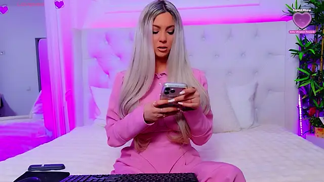 AriannaSins online show from March 4, 1:30 pm