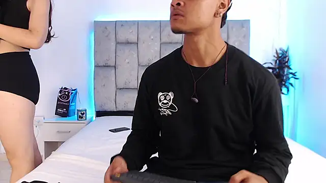 Snapshot of SweetAndSinful chatting on November 18, 3:54 am SweetAndSinful online show from November 18, 3:54 am