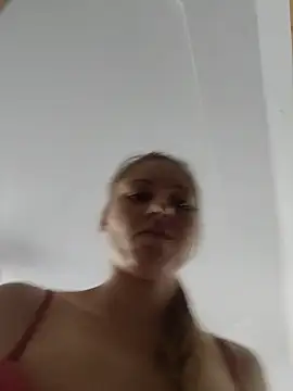 Snapshot of SandyCassie chatting on June 24, 7:18 am SandyCassie online show from June 24, 7:18 am