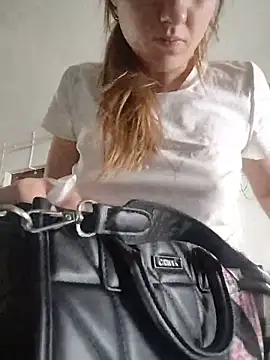 Snapshot of SandyCassie chatting on June 10, 7:42 am SandyCassie online show from June 10, 7:42 am