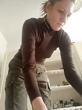 Snapshot of SandyCassie chatting on February 20, 9:33 am SandyCassie online show from February 20, 9:33 am