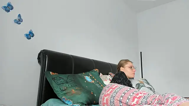 SandyCassie online show from March 28, 1:12 pm