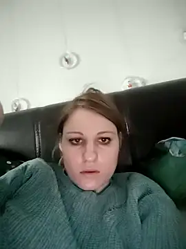 Snapshot of SandyCassie chatting on January 6, 8:18 am SandyCassie online show from January 6, 8:18 am