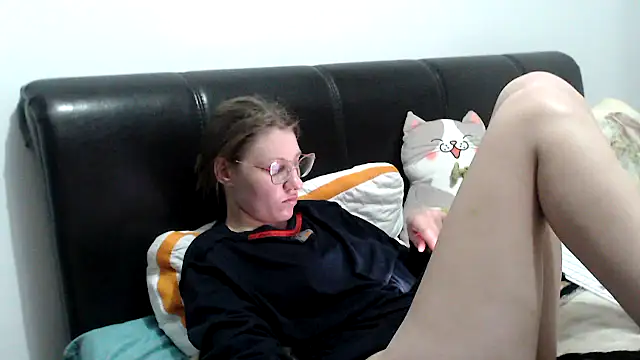 SandyCassie online show from March 14, 8:26 pm