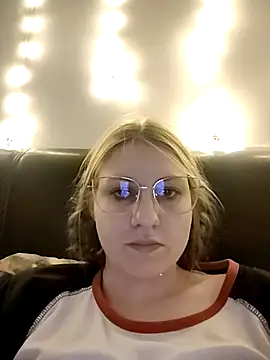 Snapshot of SandyCassie chatting on January 18, 10:35 pm SandyCassie online show from January 18, 10:35 pm