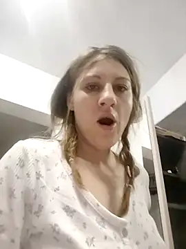 Snapshot of SandyCassie chatting on October 28, 5:18 am SandyCassie online show from October 28, 5:18 am