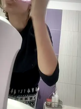 SandyCassie online show from April 15, 4:07 am