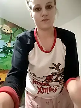 Snapshot of SandyCassie chatting on October 23, 12:20 am SandyCassie online show from October 23, 12:20 am