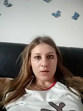 Snapshot of SandyCassie chatting on October 20, 5:09 am SandyCassie online show from October 20, 5:09 am