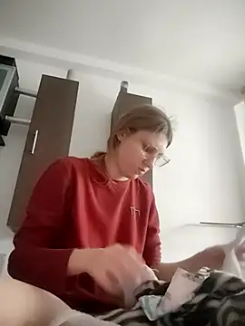 Snapshot of SandyCassie chatting on February 12, 9:09 am SandyCassie online show from February 12, 9:09 am