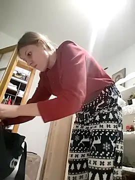 Snapshot of SandyCassie chatting on November 2, 7:30 pm SandyCassie online show from November 2, 7:30 pm