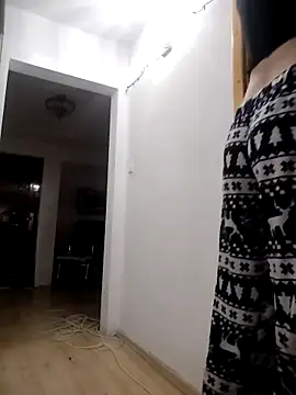 Snapshot of SandyCassie chatting on December 18, 7:02 am SandyCassie online show from December 18, 7:02 am