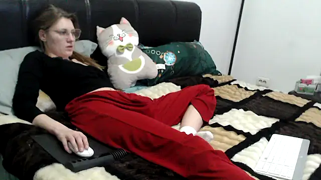 Snapshot of SandyCassie chatting on February 14, 6:52 pm SandyCassie online show from February 14, 6:52 pm