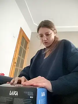 Snapshot of SandyCassie chatting on February 17, 11:18 am SandyCassie online show from February 17, 11:18 am