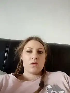 SandyCassie online show from April 12, 5:22 am