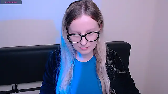 AllaLeomz online show from October 28, 7:40 am