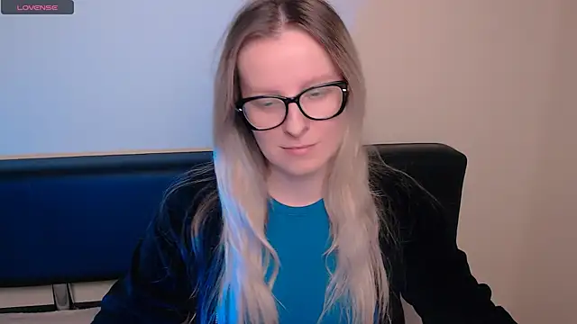 AllaLeomz online show from October 30, 8:01 am