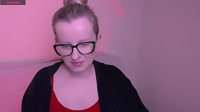 AllaLeomz online show from November 21, 6:45 am