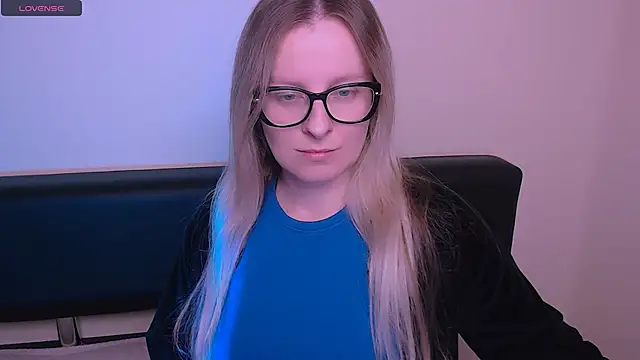 AllaLeomz online show from November 5, 8:06 am