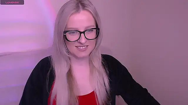 AllaLeomz online show from November 17, 8:07 am