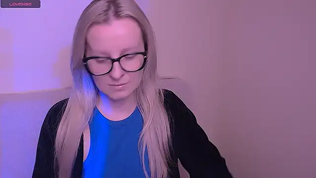 AllaLeomz online show from November 20, 9:32 am