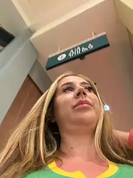 Amiraxevans online show from July 21, 6:26 am